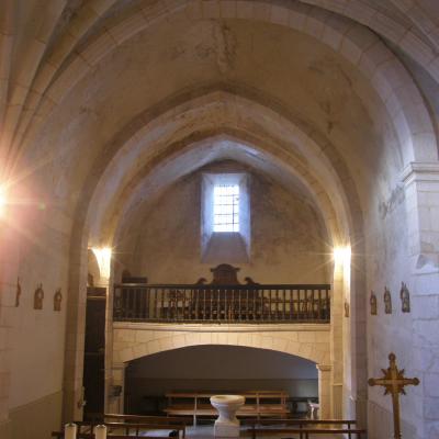 Imagen 6. Vista general del interior occidental de la iglesia.